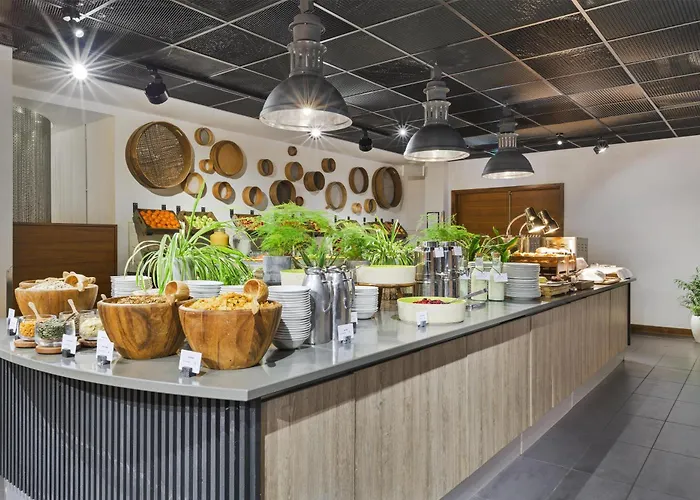 Radisson And Conference Centre London HeathrowAirport Hotel