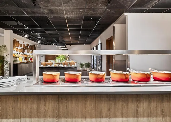 Radisson And Conference Centre London HeathrowAirport Hotel